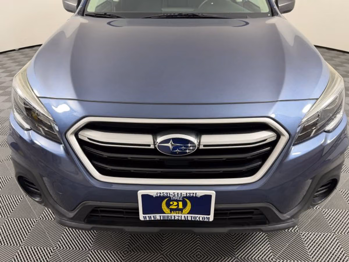 2018 Subaru Outback 2.5i Crossover Image 3