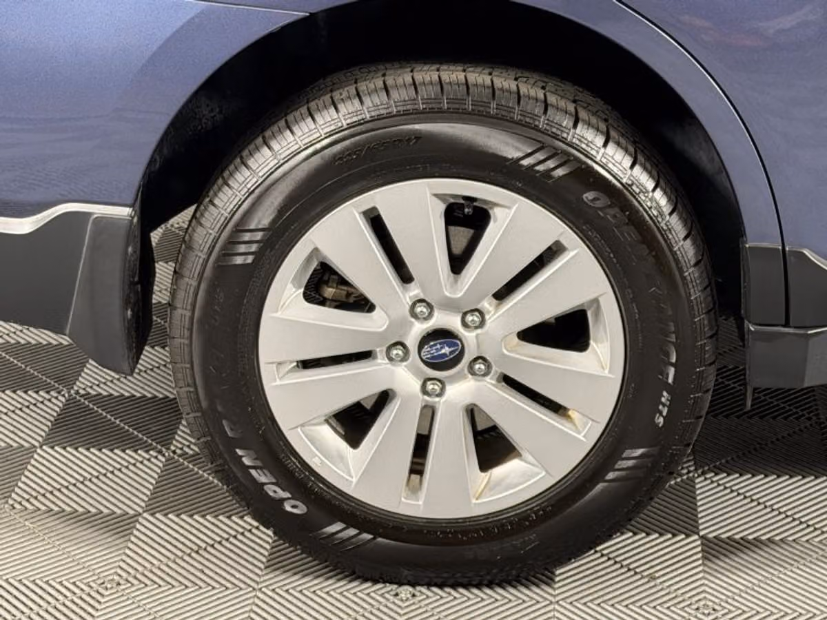 2018 Subaru Outback 2.5i Crossover Image 14