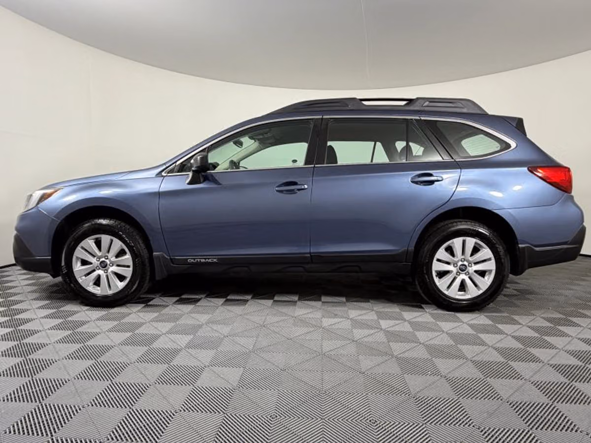 2018 Subaru Outback 2.5i Crossover Image 13