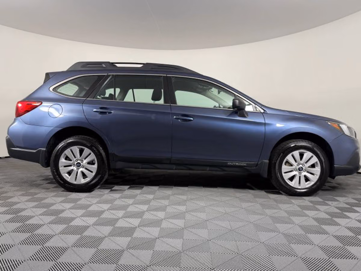 2018 Subaru Outback 2.5i Crossover Image 8