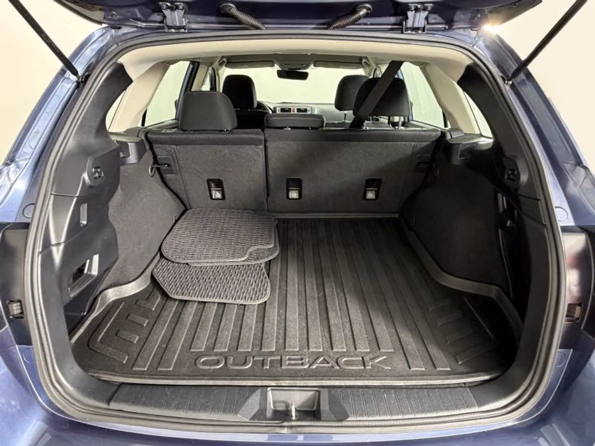 2018 Subaru Outback 2.5i Crossover Image 16