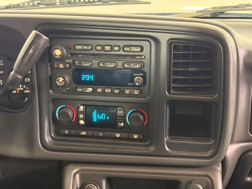 2004 Chevrolet Avalanche 1500 Crew Cab Image 13
