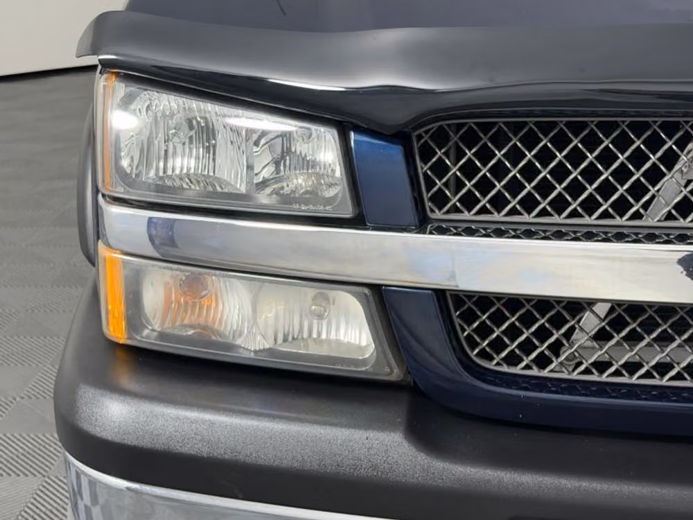 2004 Chevrolet Avalanche 1500 Crew Cab Image 4