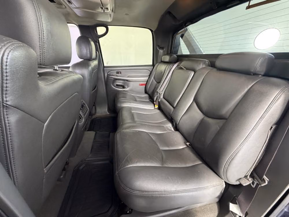2004 Chevrolet Avalanche 1500 Crew Cab Image 31