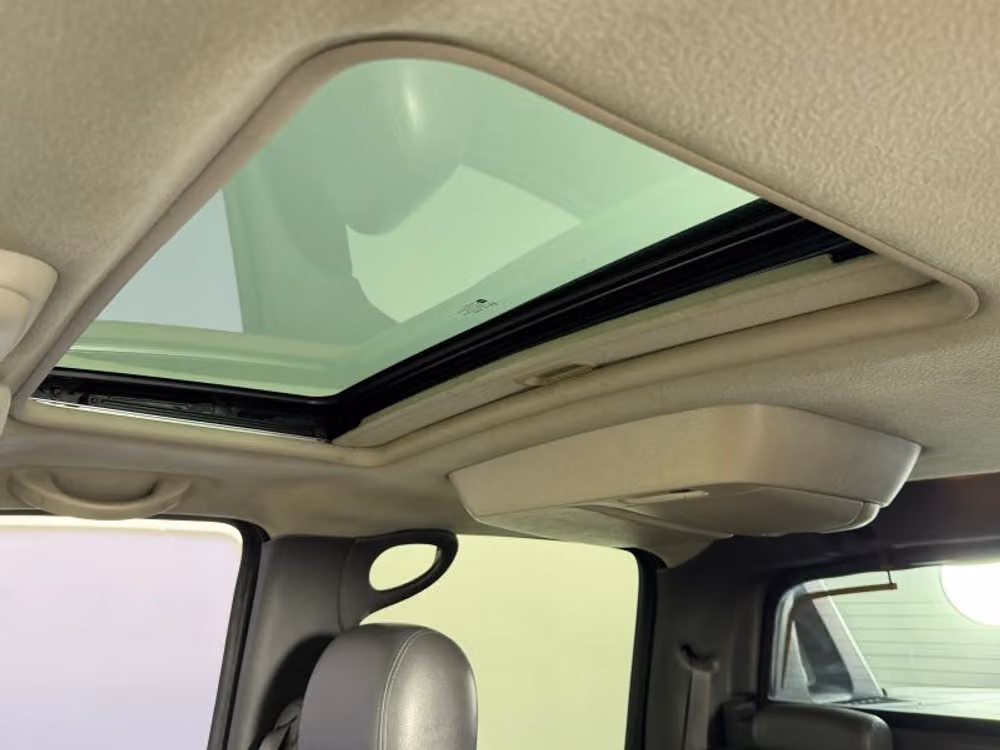 2004 Chevrolet Avalanche 1500 Crew Cab Image 30