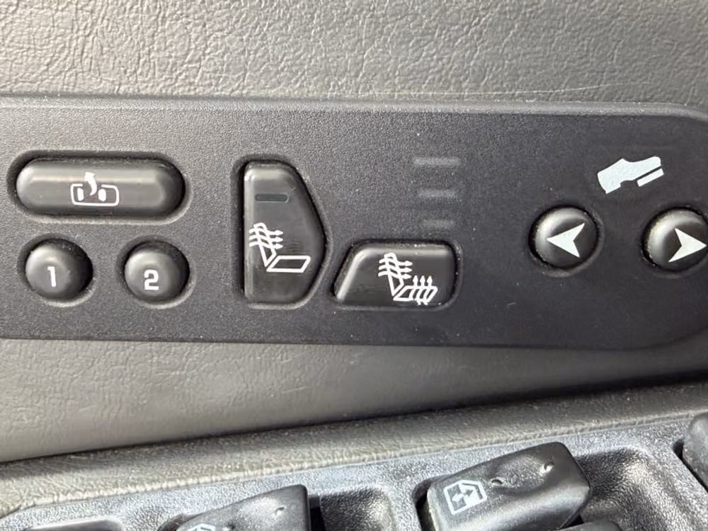 2004 Chevrolet Avalanche 1500 Crew Cab Image 15