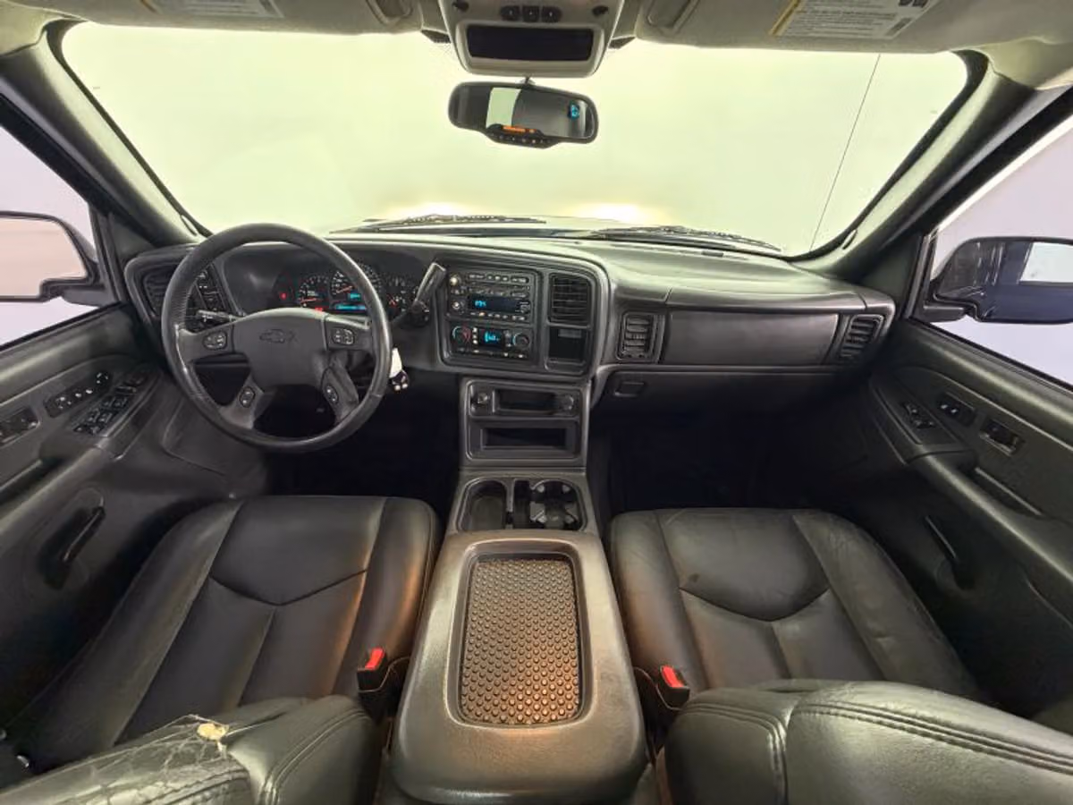 2004 Chevrolet Avalanche 1500 Crew Cab Image 8