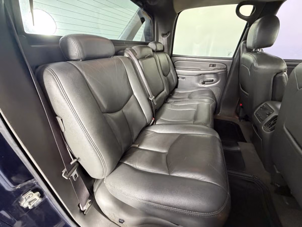 2004 Chevrolet Avalanche 1500 Crew Cab Image 32