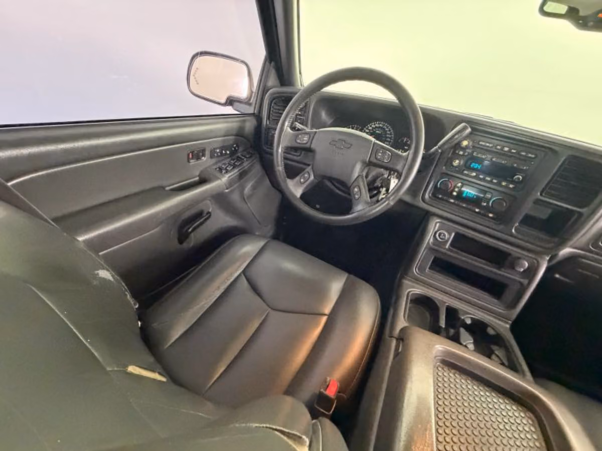 2004 Chevrolet Avalanche 1500 Crew Cab Image 9