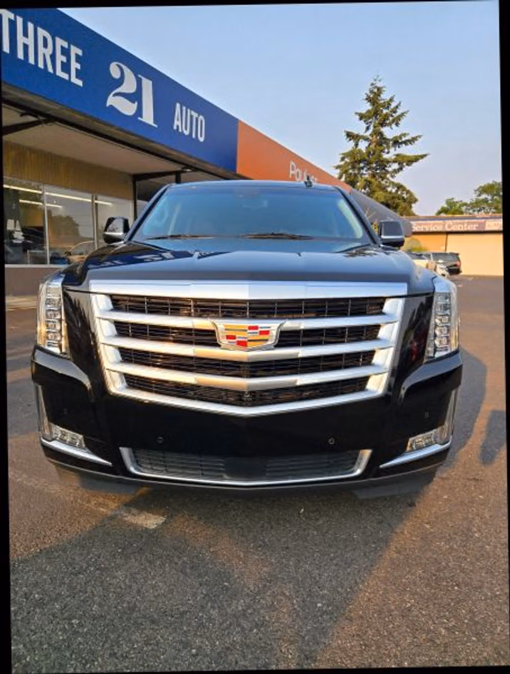 2019 Cadillac Escalade Premium Luxury Image 2
