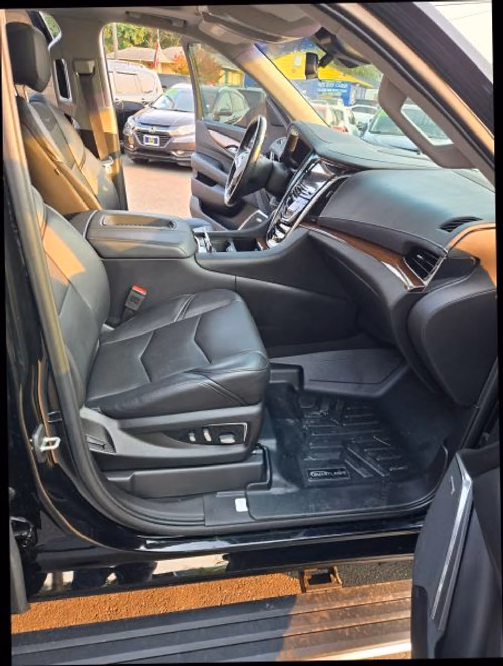 2019 Cadillac Escalade Premium Luxury Image 11