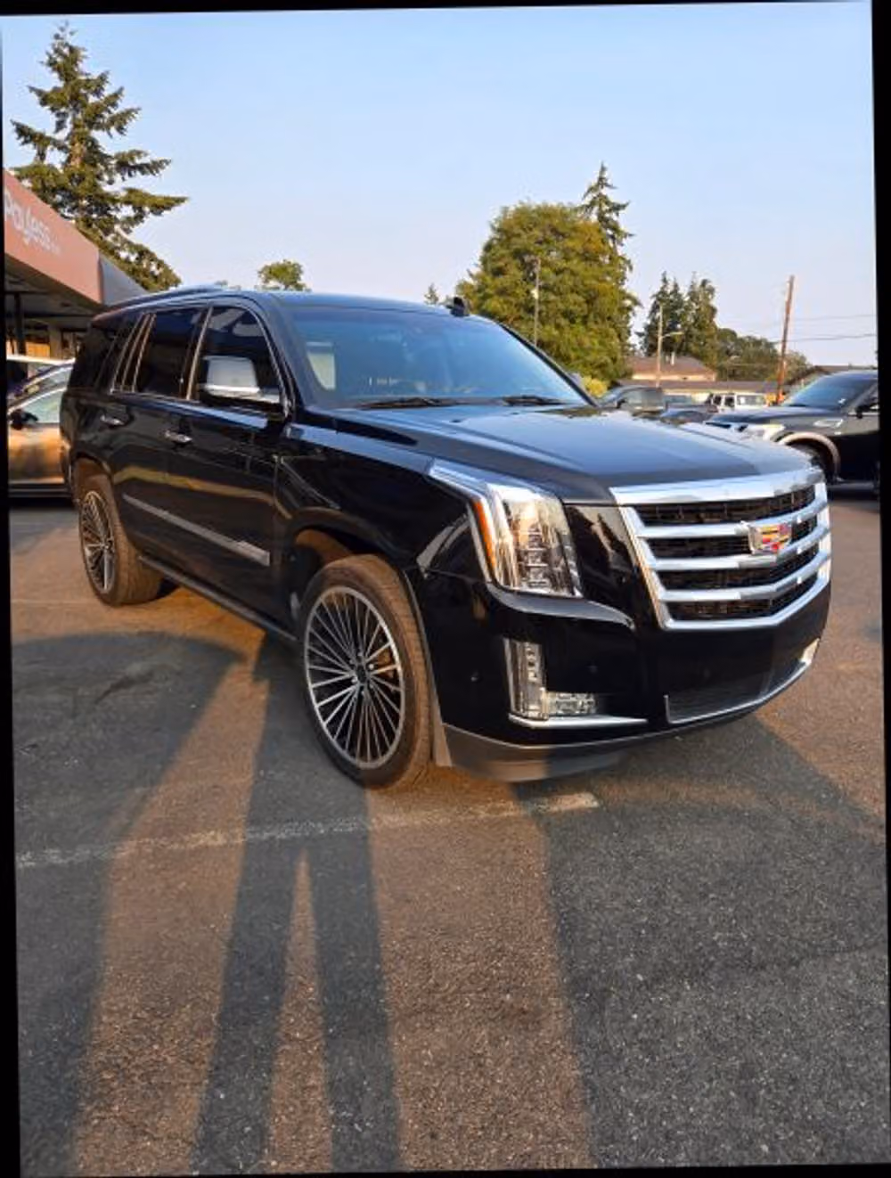 2019 Cadillac Escalade Premium Luxury Image 3