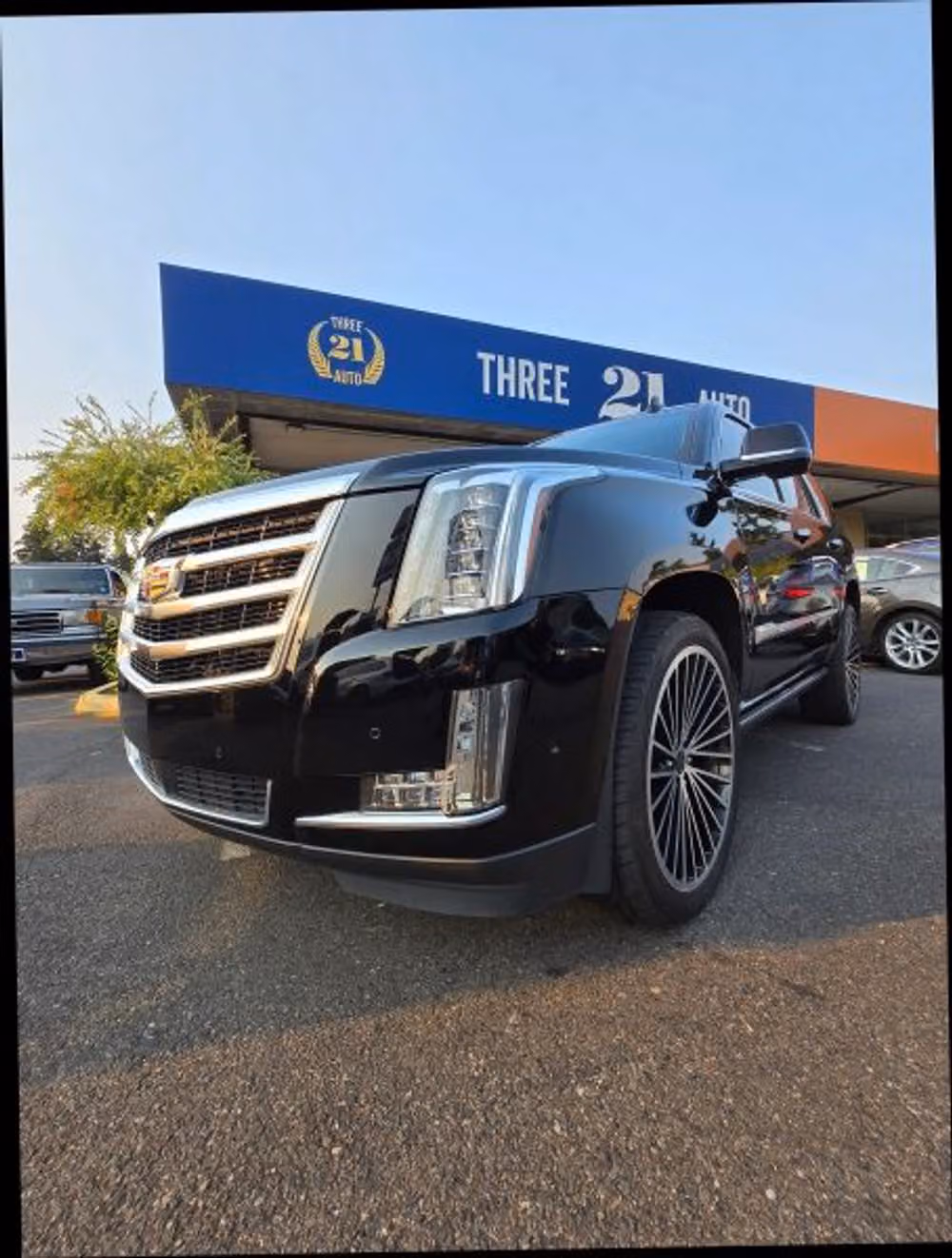 2019 Cadillac Escalade Premium Luxury Image 5