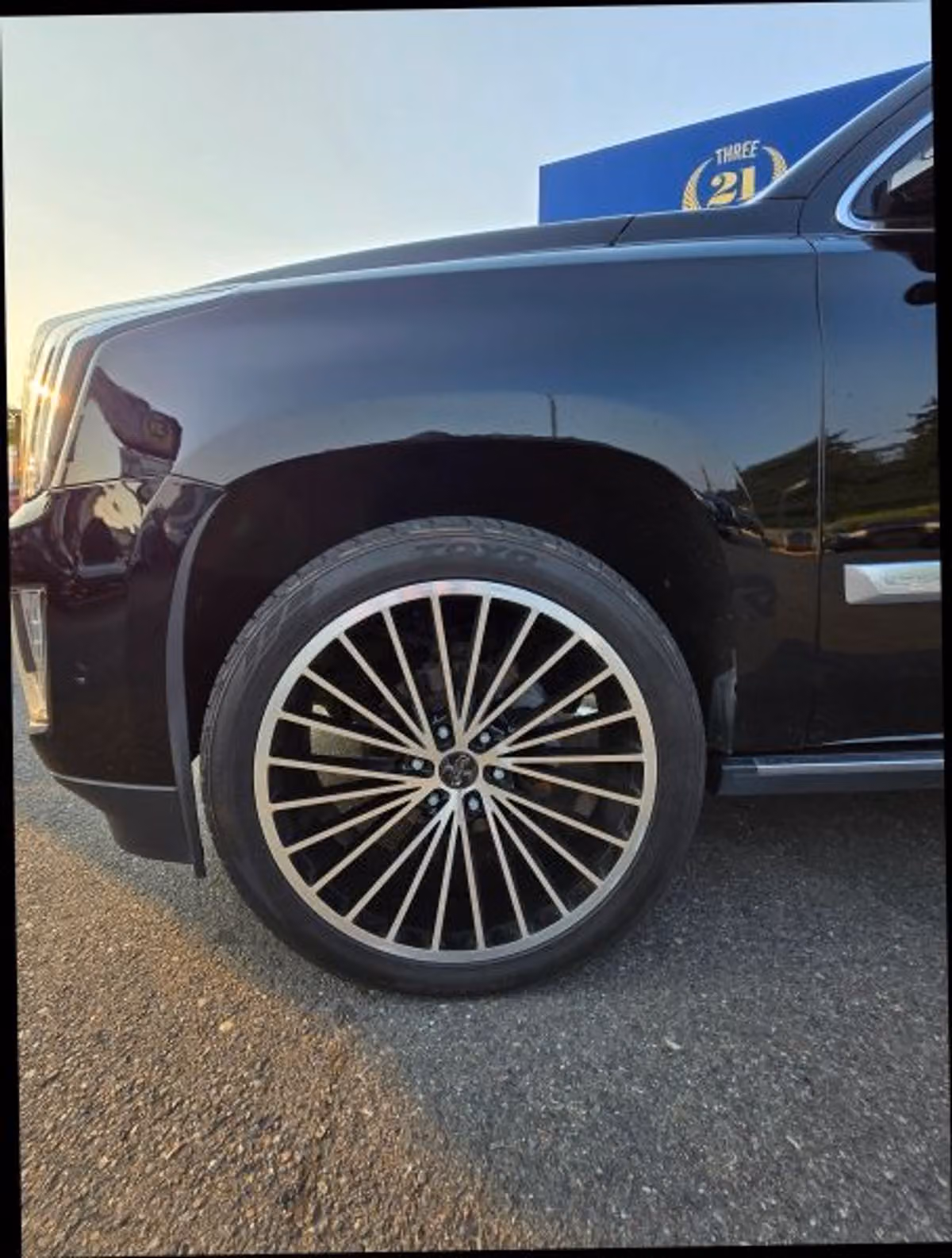 2019 Cadillac Escalade Premium Luxury Image 18