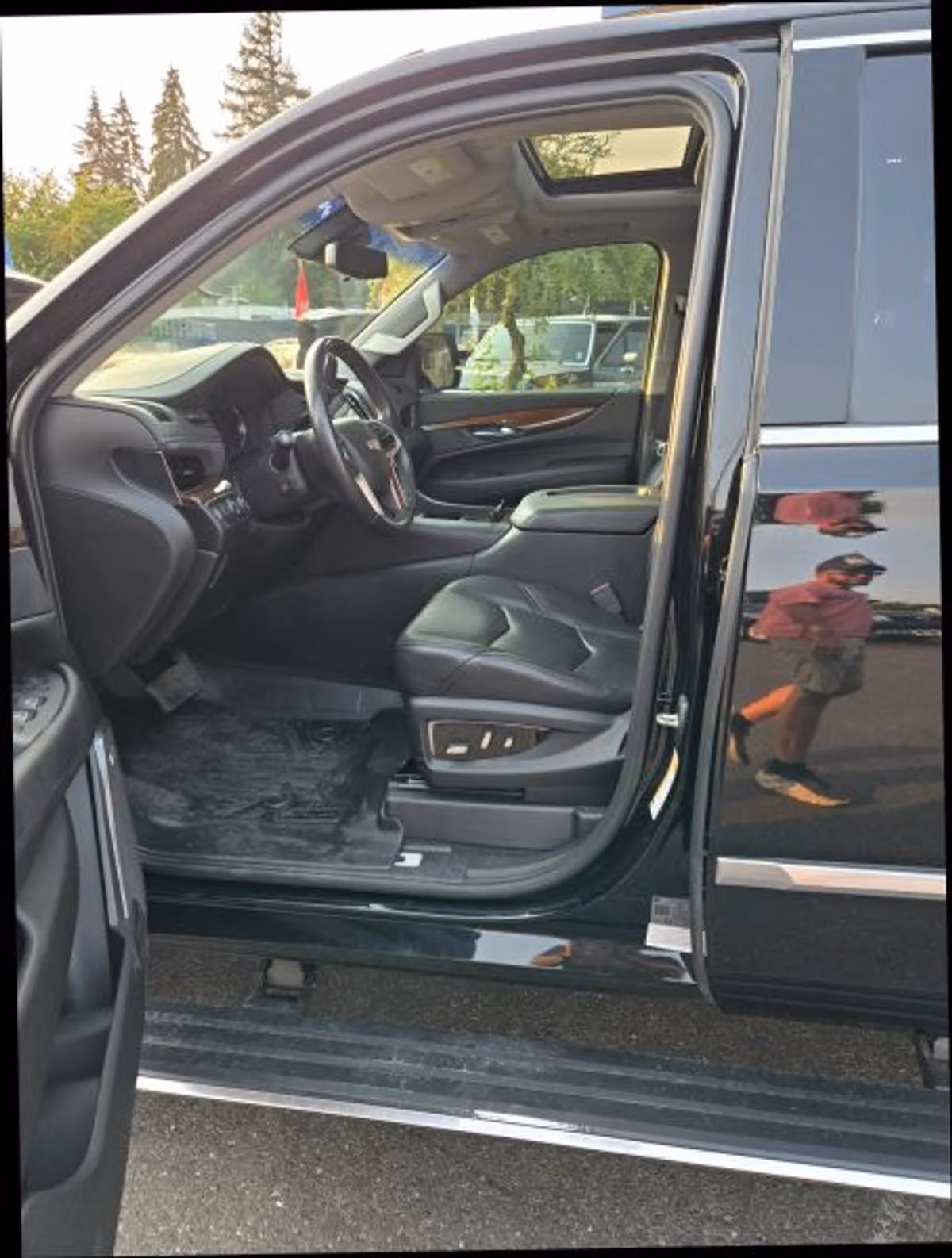2019 Cadillac Escalade Premium Luxury Image 12