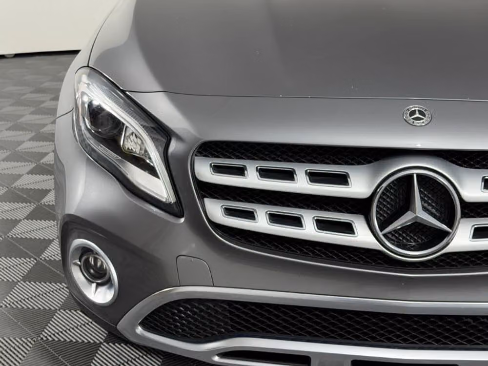 2020 Mercedes-Benz GLA GLA 250 Sport Utility 4D Image 3
