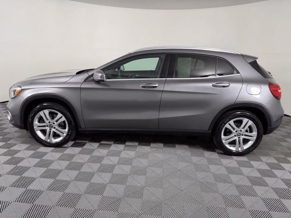 2020 Mercedes-Benz GLA GLA 250 Sport Utility 4D Image 5