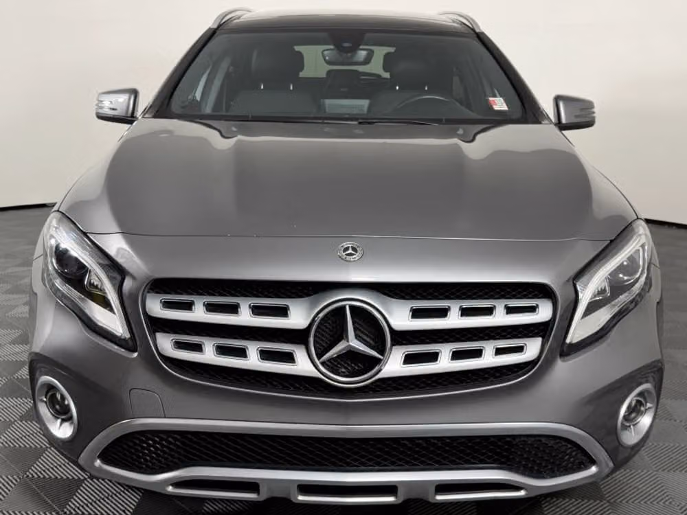 2020 Mercedes-Benz GLA GLA 250 Sport Utility 4D Image 2