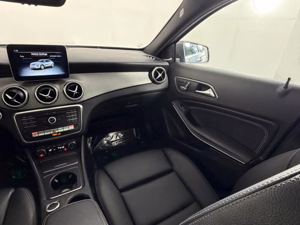 2020 Mercedes-Benz GLA GLA 250 Sport Utility 4D Image 10