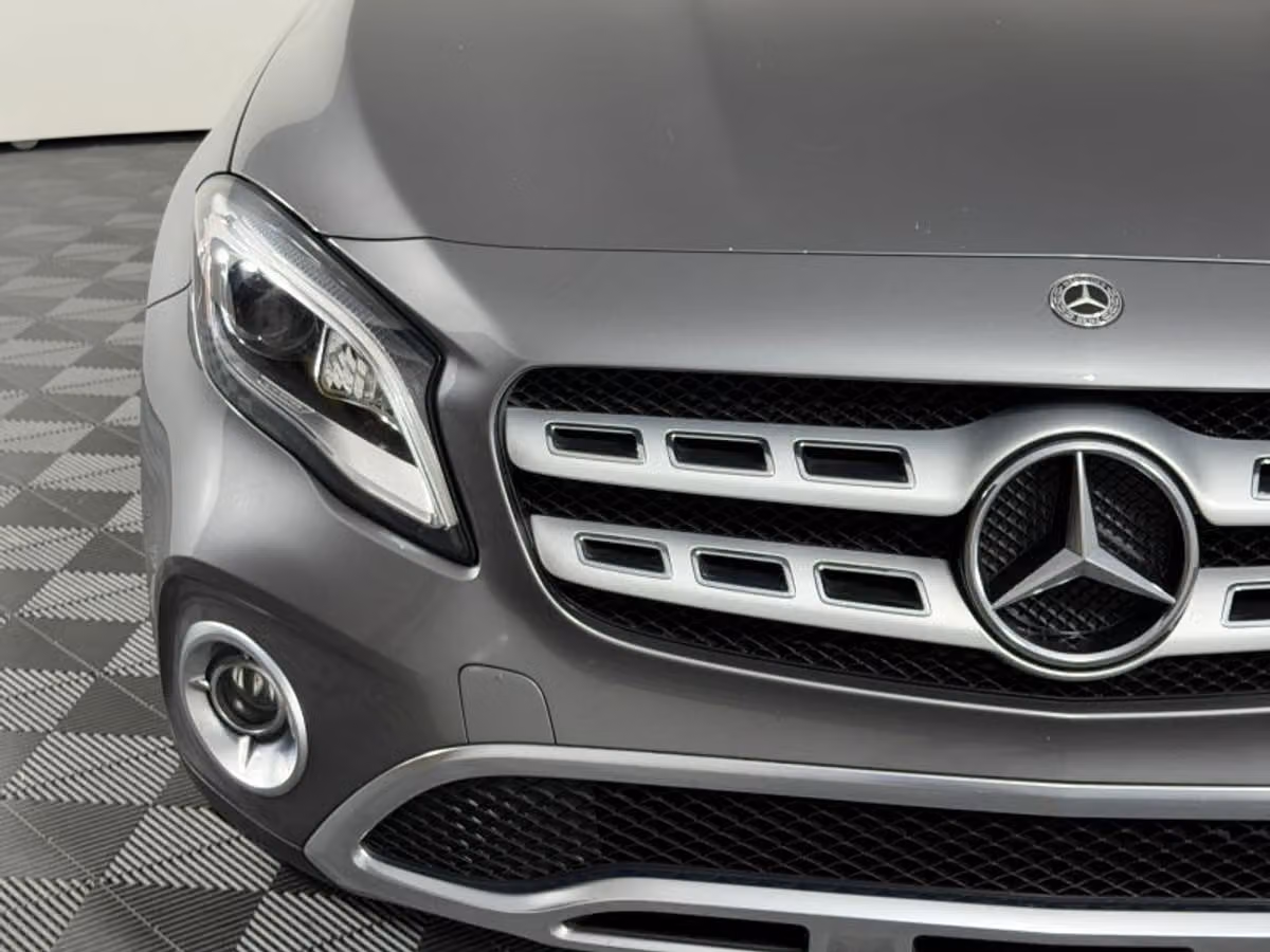 2020 Mercedes-Benz GLA GLA 250 Sport Utility 4D Image 3