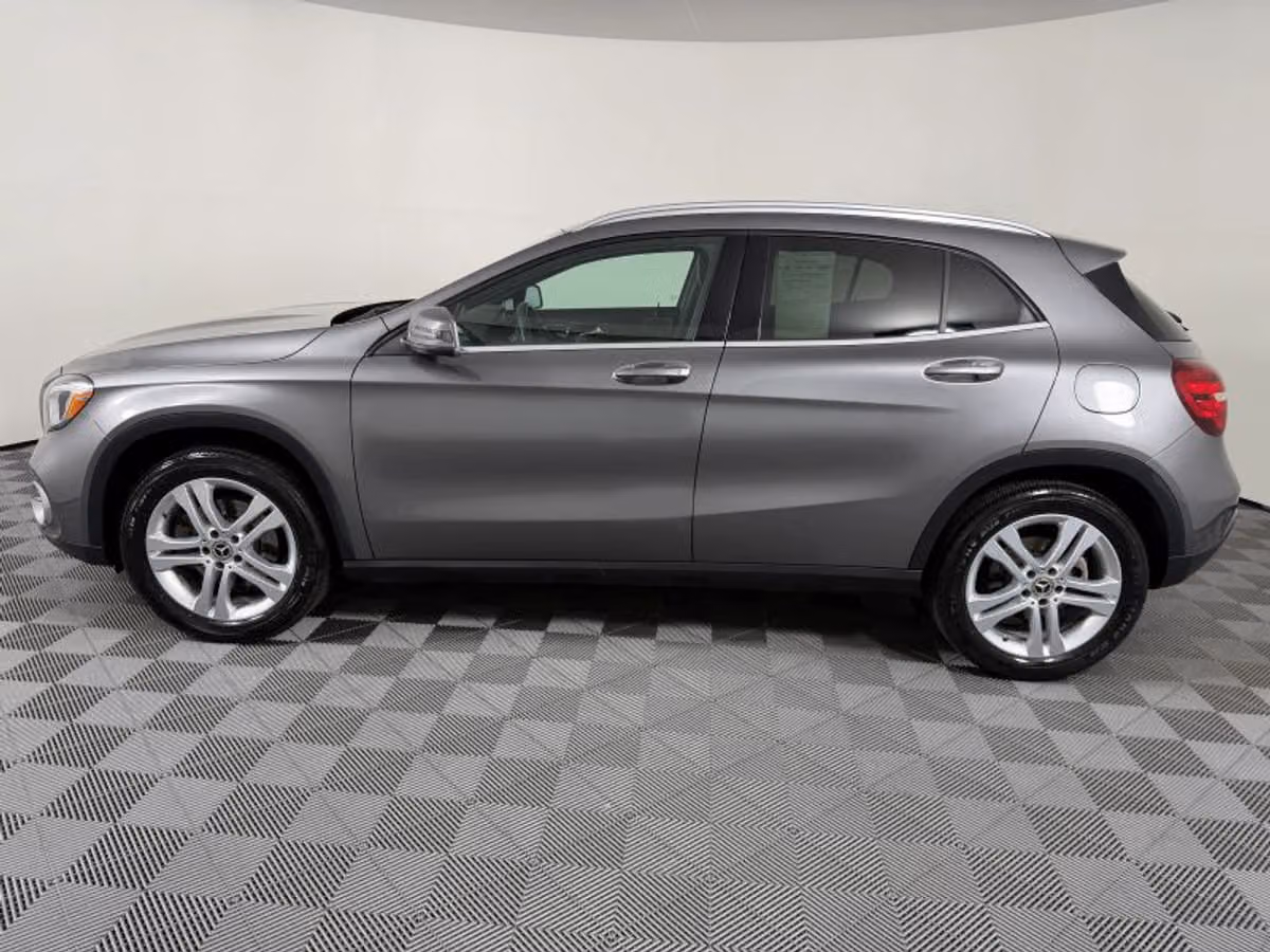 2020 Mercedes-Benz GLA GLA 250 Sport Utility 4D Image 5