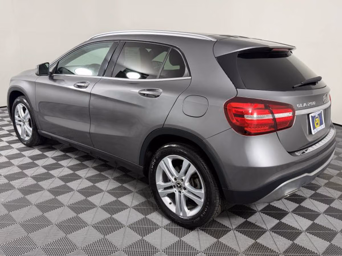 2020 Mercedes-Benz GLA GLA 250 Sport Utility 4D Image 6