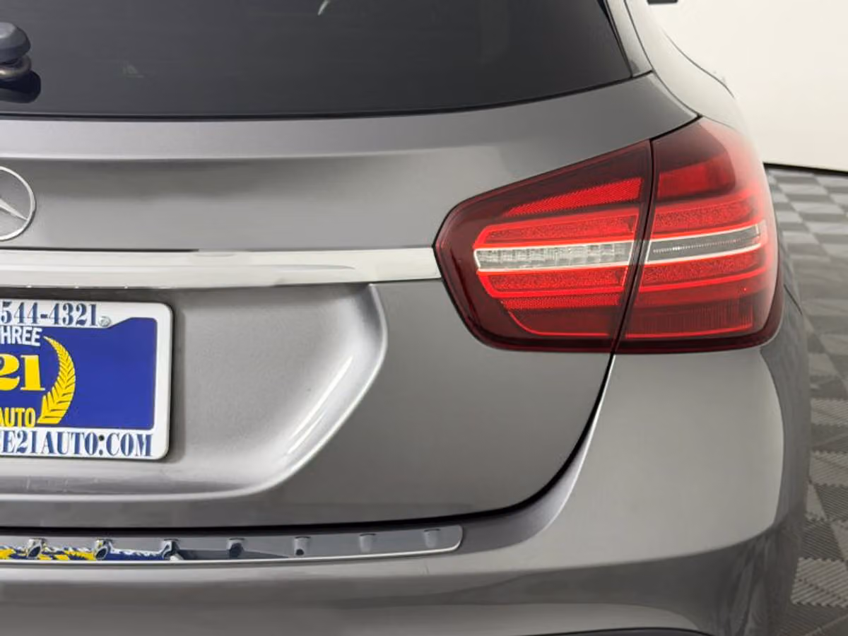 2020 Mercedes-Benz GLA GLA 250 Sport Utility 4D Image 23