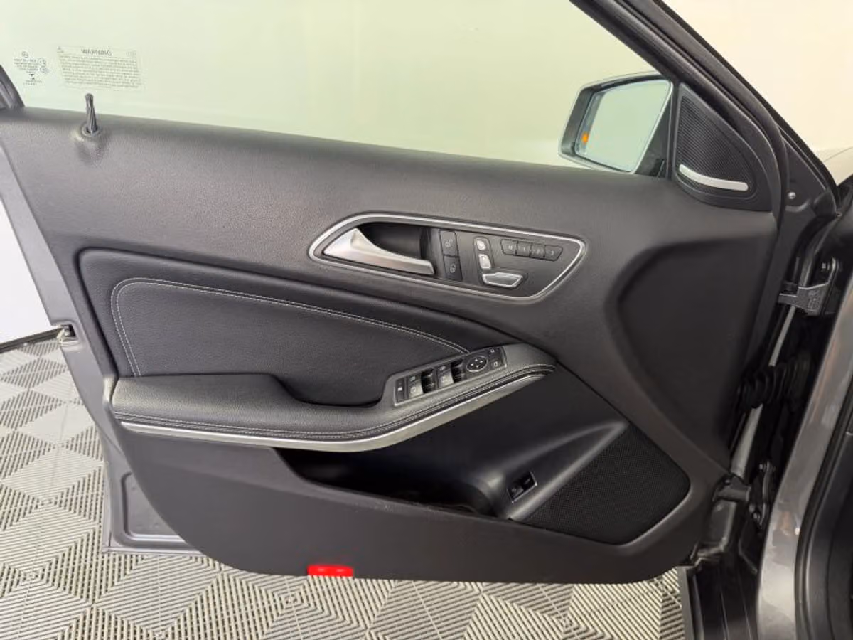 2020 Mercedes-Benz GLA GLA 250 Sport Utility 4D Image 18