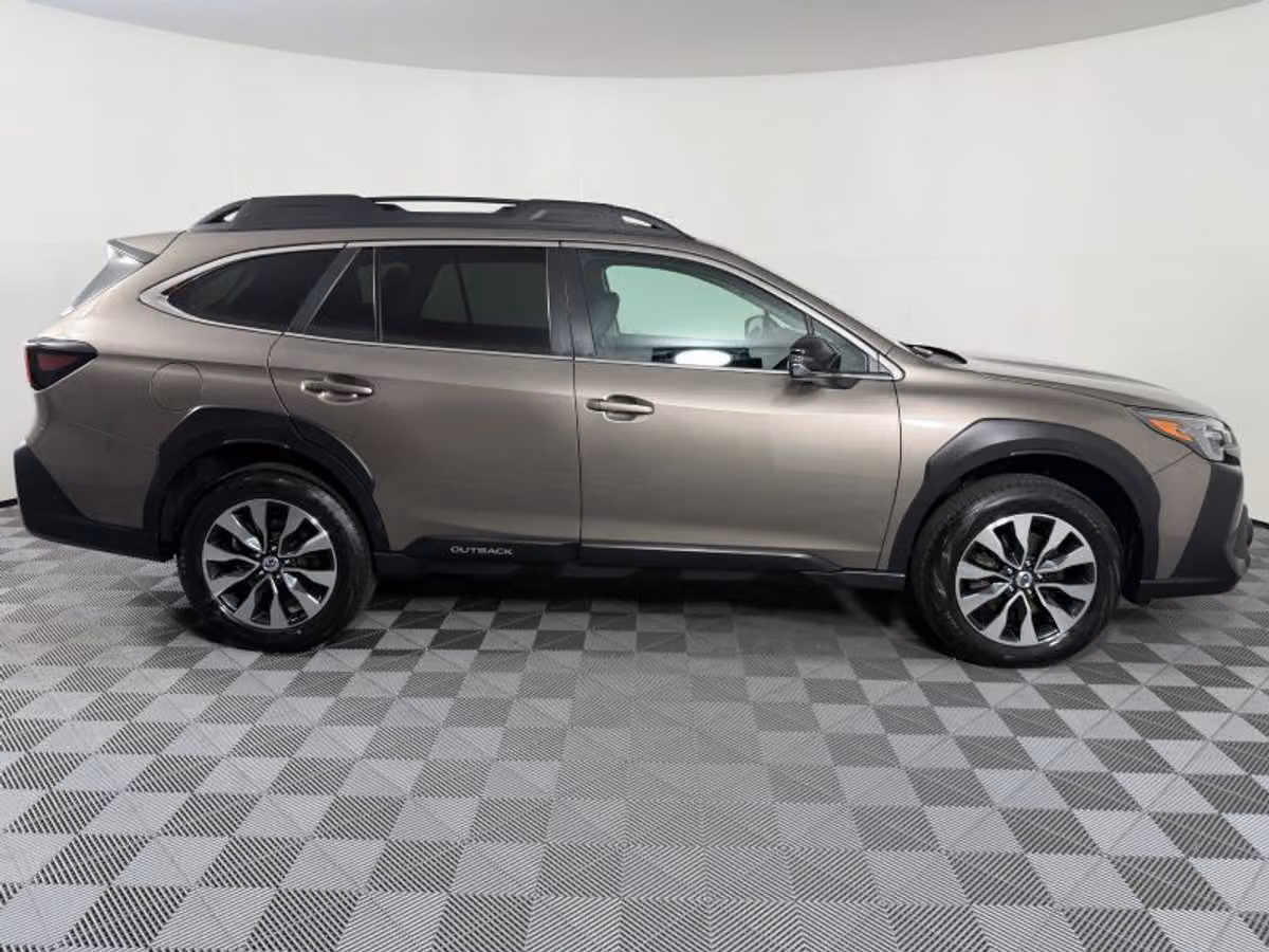 2024 Subaru Outback Limited Crossover Image 36