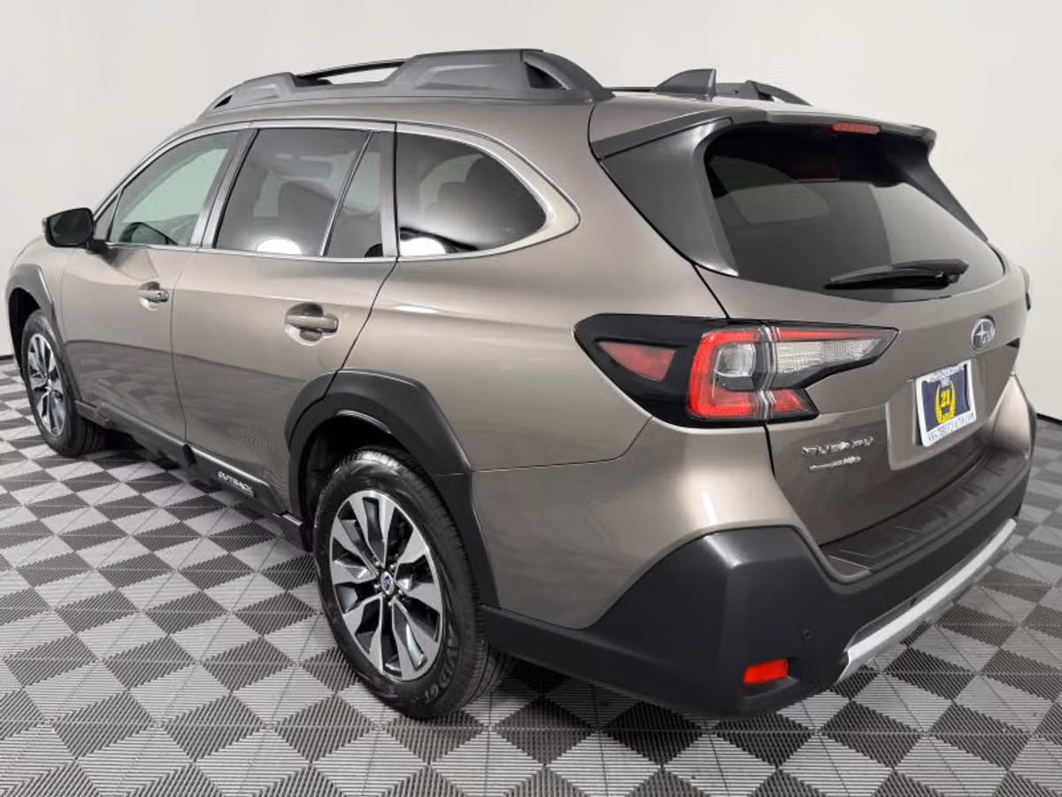 2024 Subaru Outback Limited Crossover Image 7