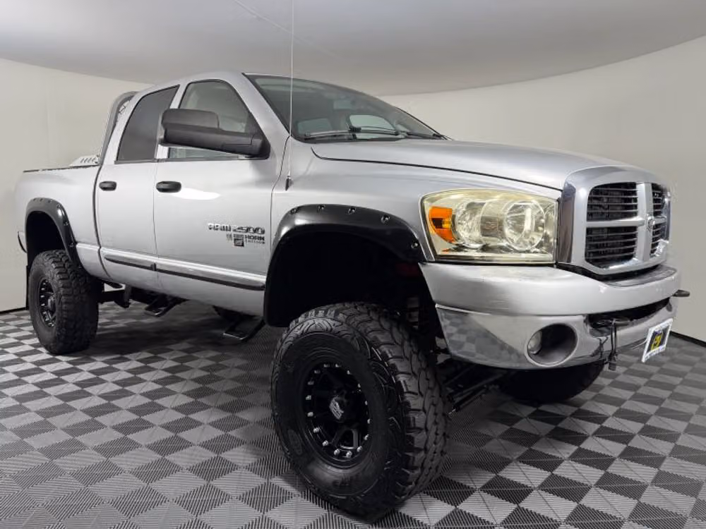 2006 Dodge Ram 2500 SLT Pickup 4D 6 1/4 ft Quad Cab Image 6
