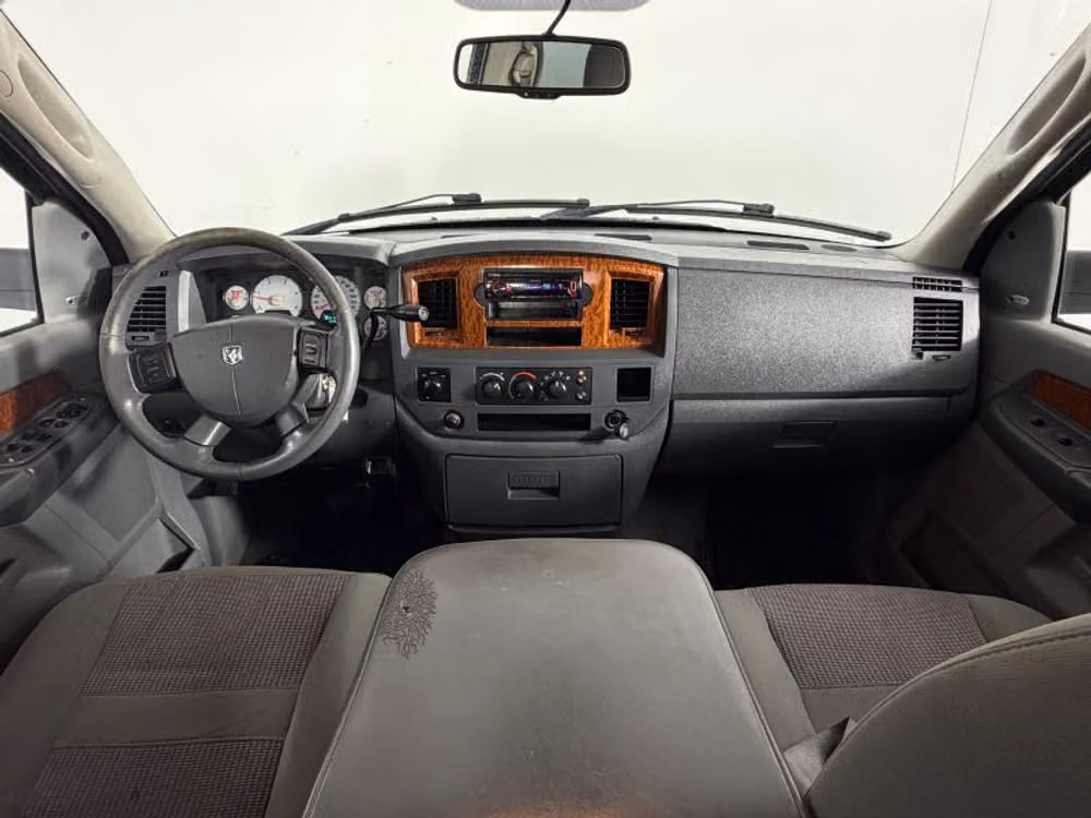 2006 Dodge Ram 2500 SLT Pickup 4D 6 1/4 ft Quad Cab Image 18