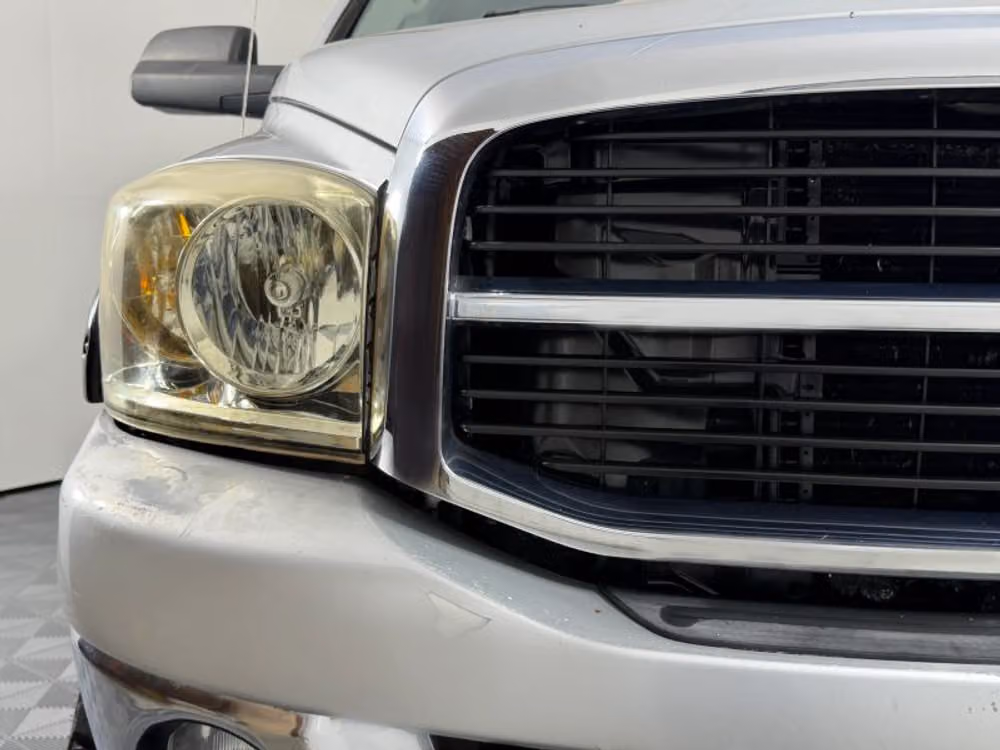 2006 Dodge Ram 2500 SLT Pickup 4D 6 1/4 ft Quad Cab Image 4