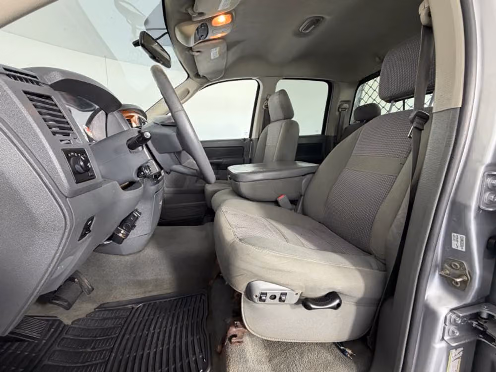 2006 Dodge Ram 2500 SLT Pickup 4D 6 1/4 ft Quad Cab Image 21