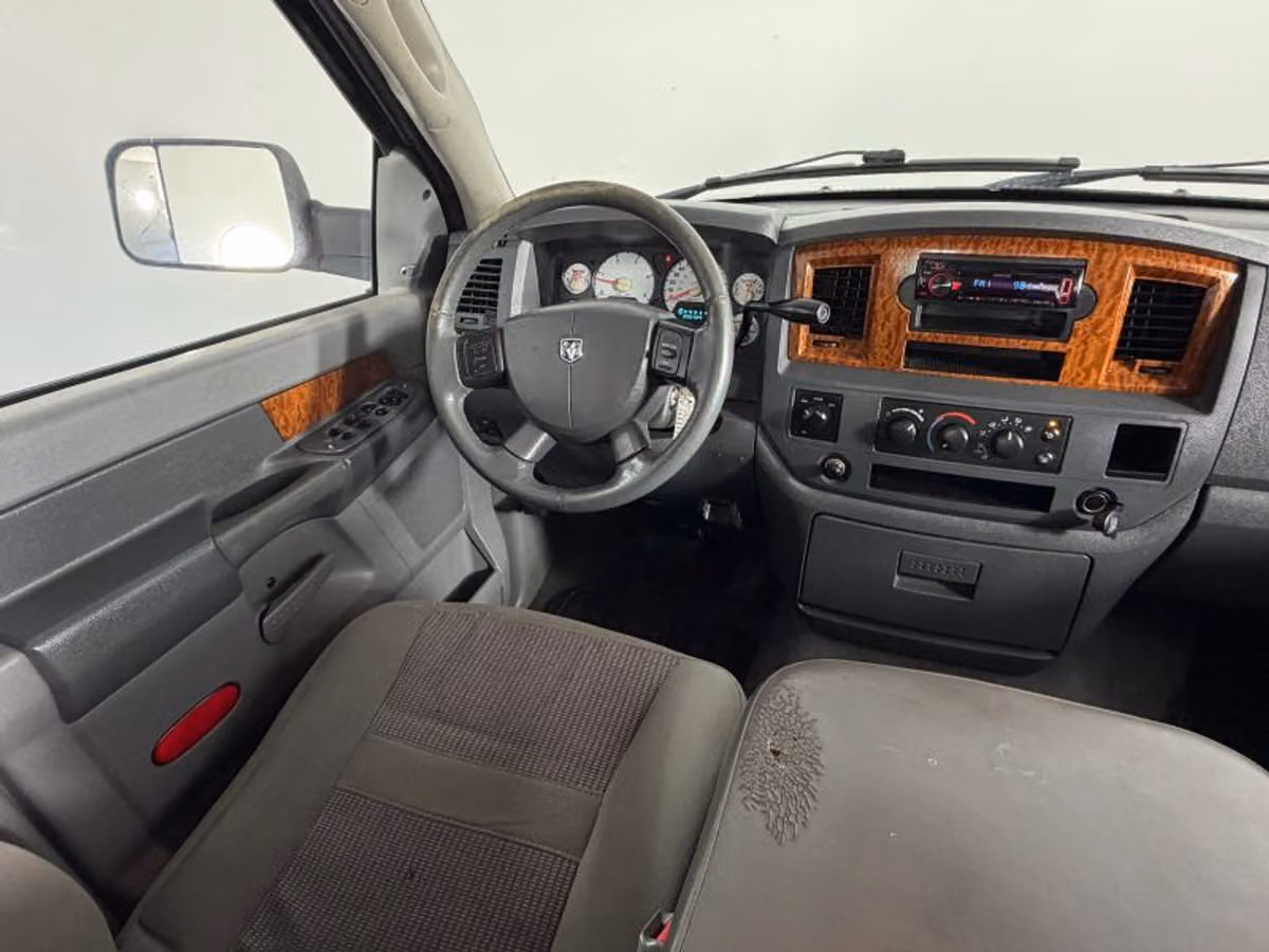 2006 Dodge Ram 2500 SLT Pickup 4D 6 1/4 ft Quad Cab Image 19