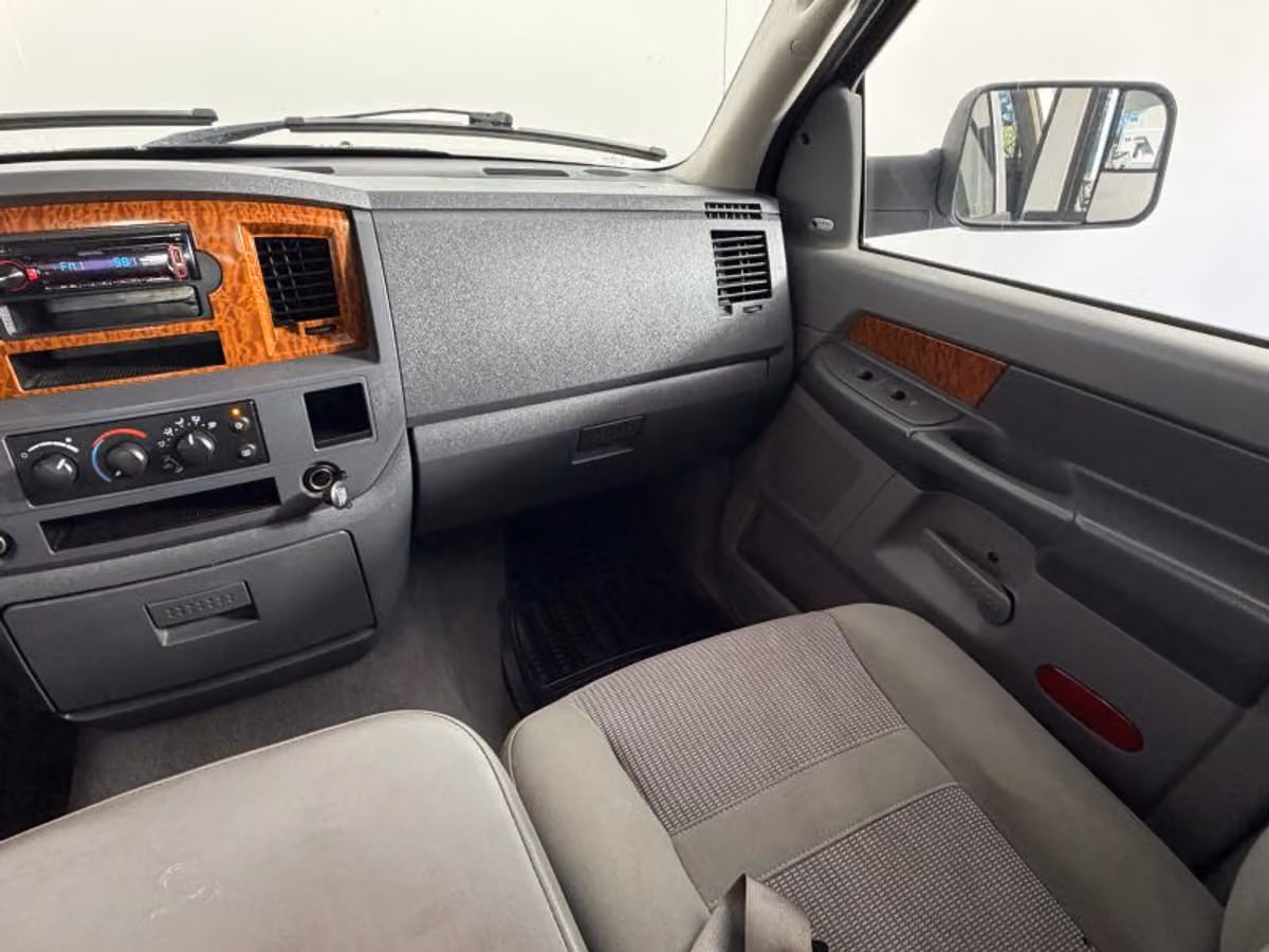 2006 Dodge Ram 2500 SLT Pickup 4D 6 1/4 ft Quad Cab Image 20