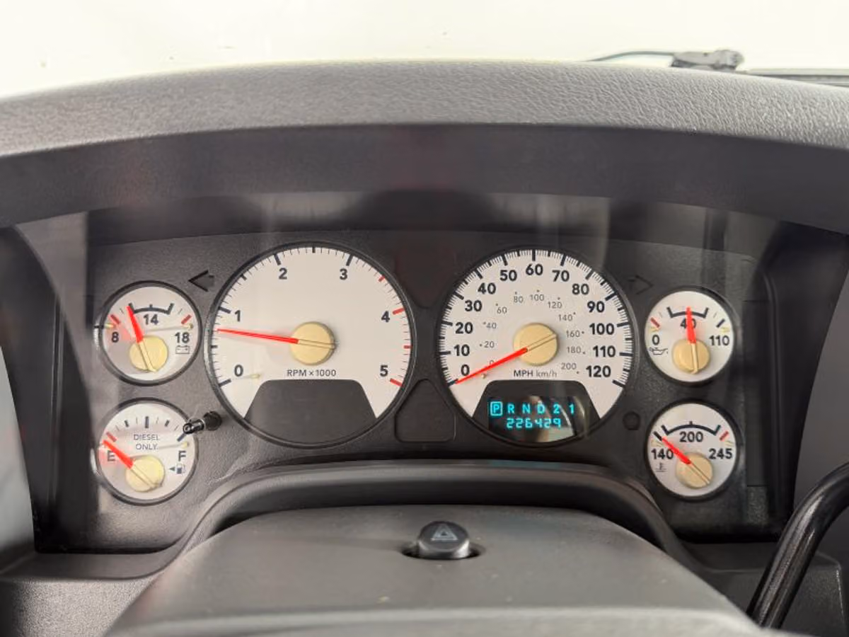 2006 Dodge Ram 2500 SLT Pickup 4D 6 1/4 ft Quad Cab Image 32