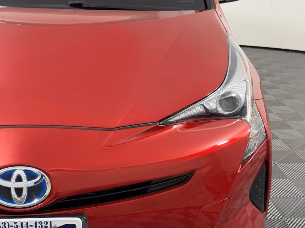 2016 Toyota Prius Two Image 5