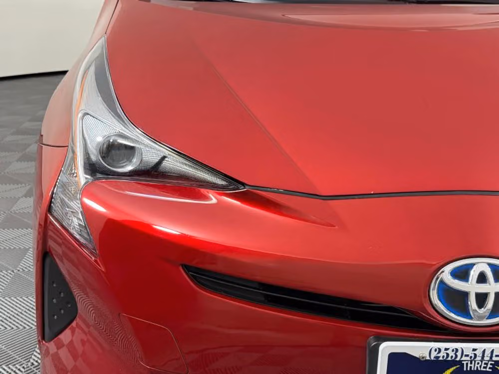 2016 Toyota Prius Two Image 4