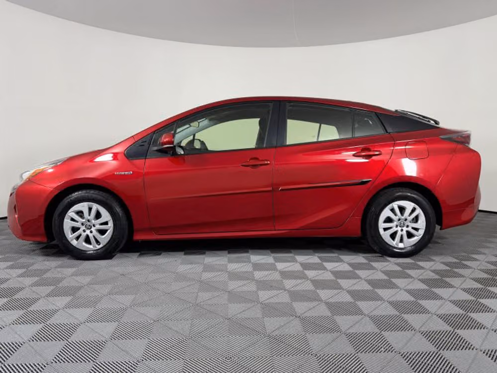 2016 Toyota Prius Two Image 13