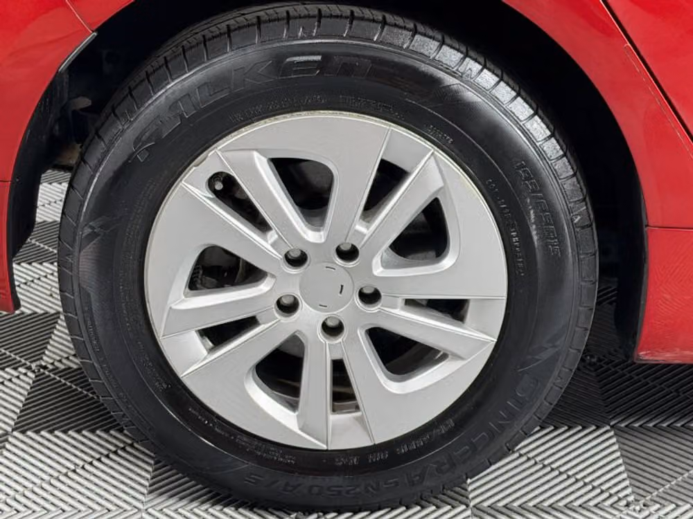 2016 Toyota Prius Two Image 14