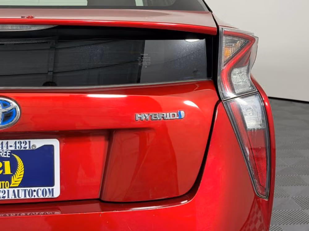 2016 Toyota Prius Two Image 11