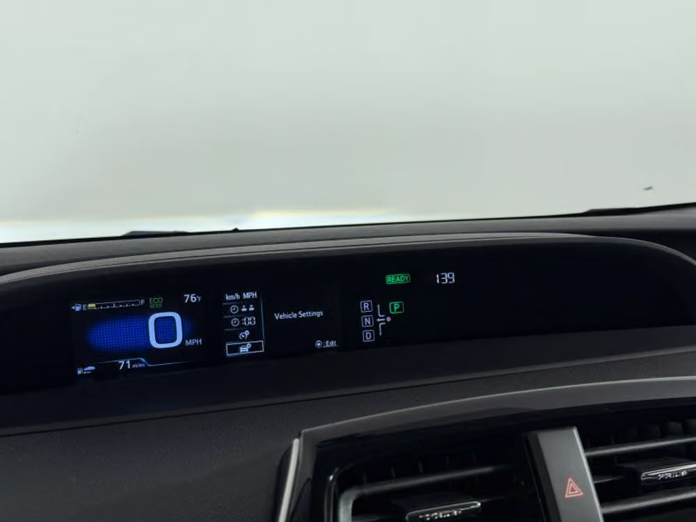 2016 Toyota Prius Two Image 39