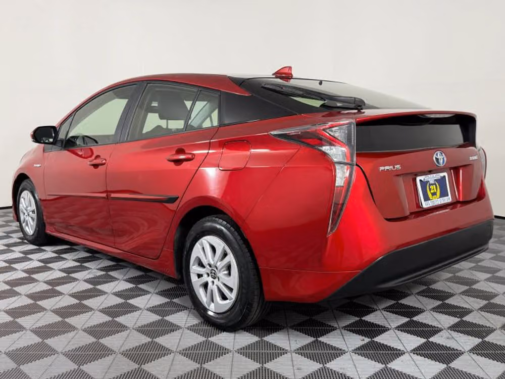 2016 Toyota Prius Two Image 12