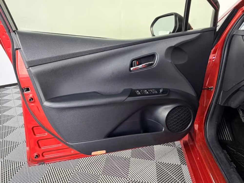 2016 Toyota Prius Two Image 31