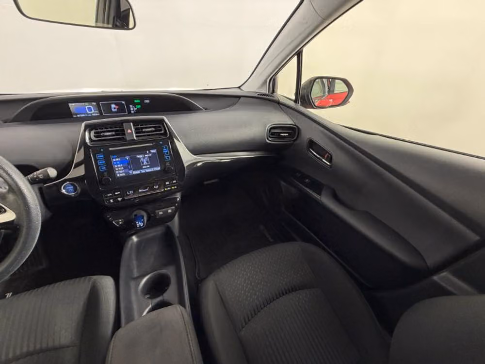 2016 Toyota Prius Two Image 21