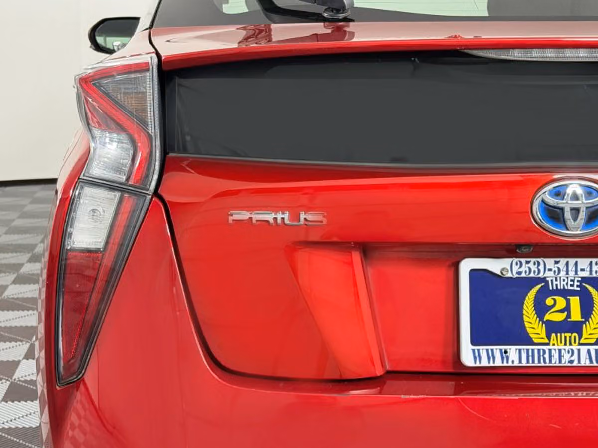2016 Toyota Prius Two Image 10