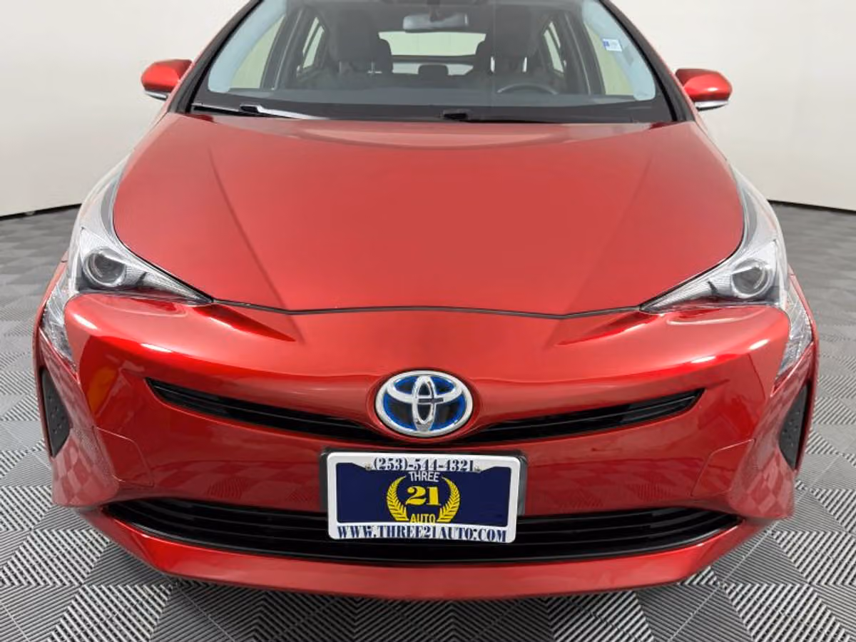 2016 Toyota Prius Two Image 3