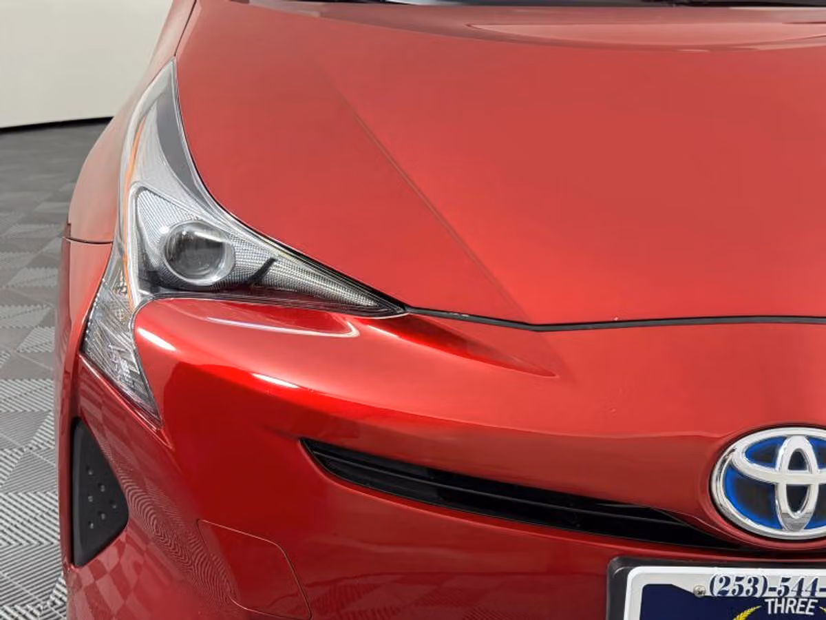 2016 Toyota Prius Two Image 4