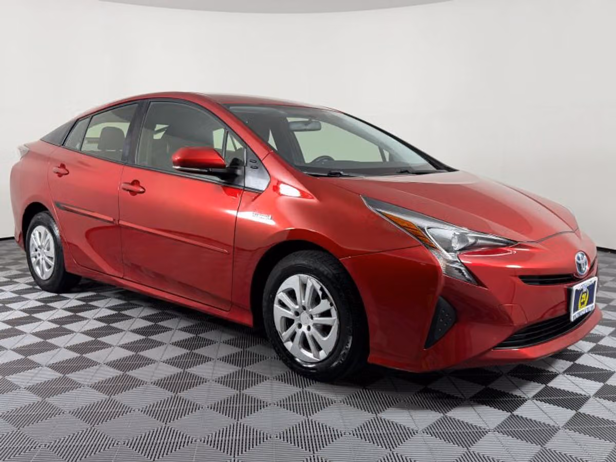 2016 Toyota Prius Two Image 6
